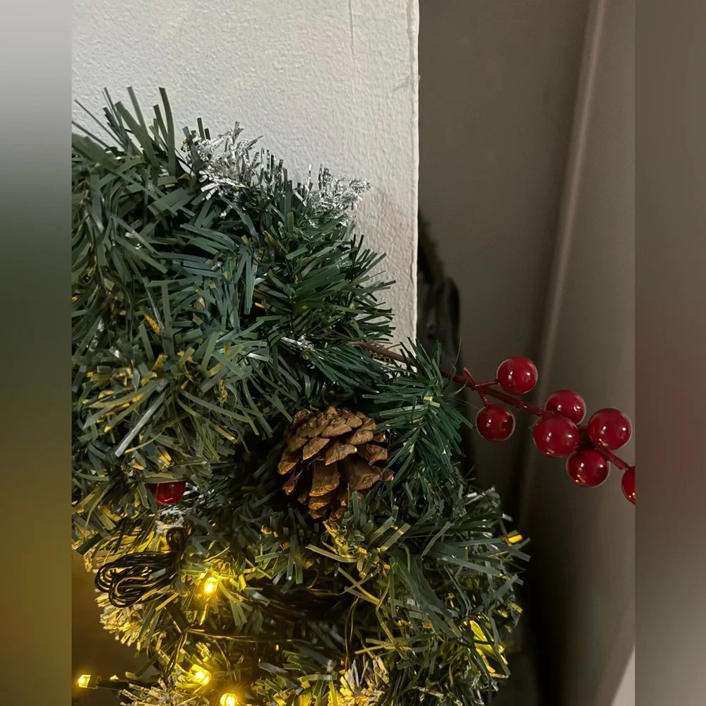 Christmas Wreath with lights and timer